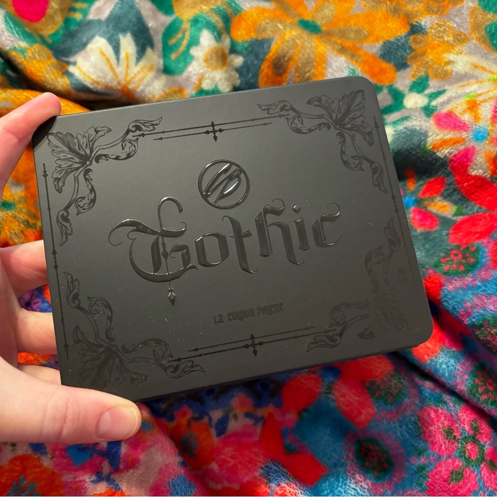 *NEW* Cosmic Brushes Gothic Palette / Glam Eyeshadow Purple Palette - NIB - Picture 6 of 10